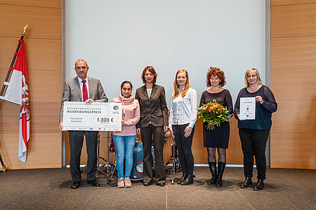 (© Benjamin Maltry (v.l.n.r. Thomas Schwierzy, Shokrie Hasan, Susanna Karawanskij, Maxi Böttcher, Grit Sponner und Claudia Merkle)
